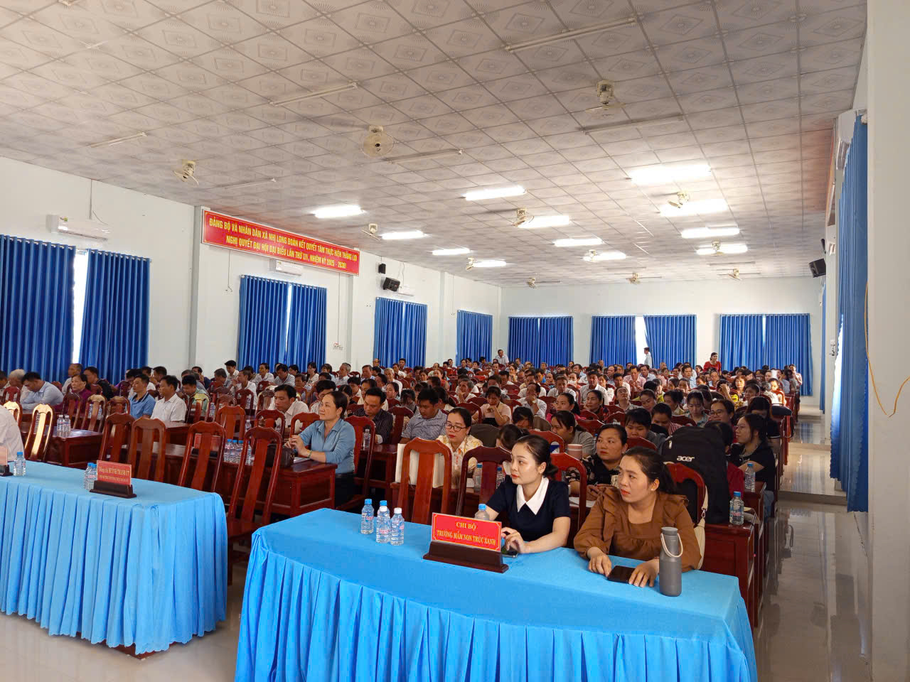 Đảng ủy xã Nhị Long 
Tổ chức học tập, quán triệt nghị quyết hội nghị lần thứ hai Ban chấp hành Trung ương đảng khóa XIV
