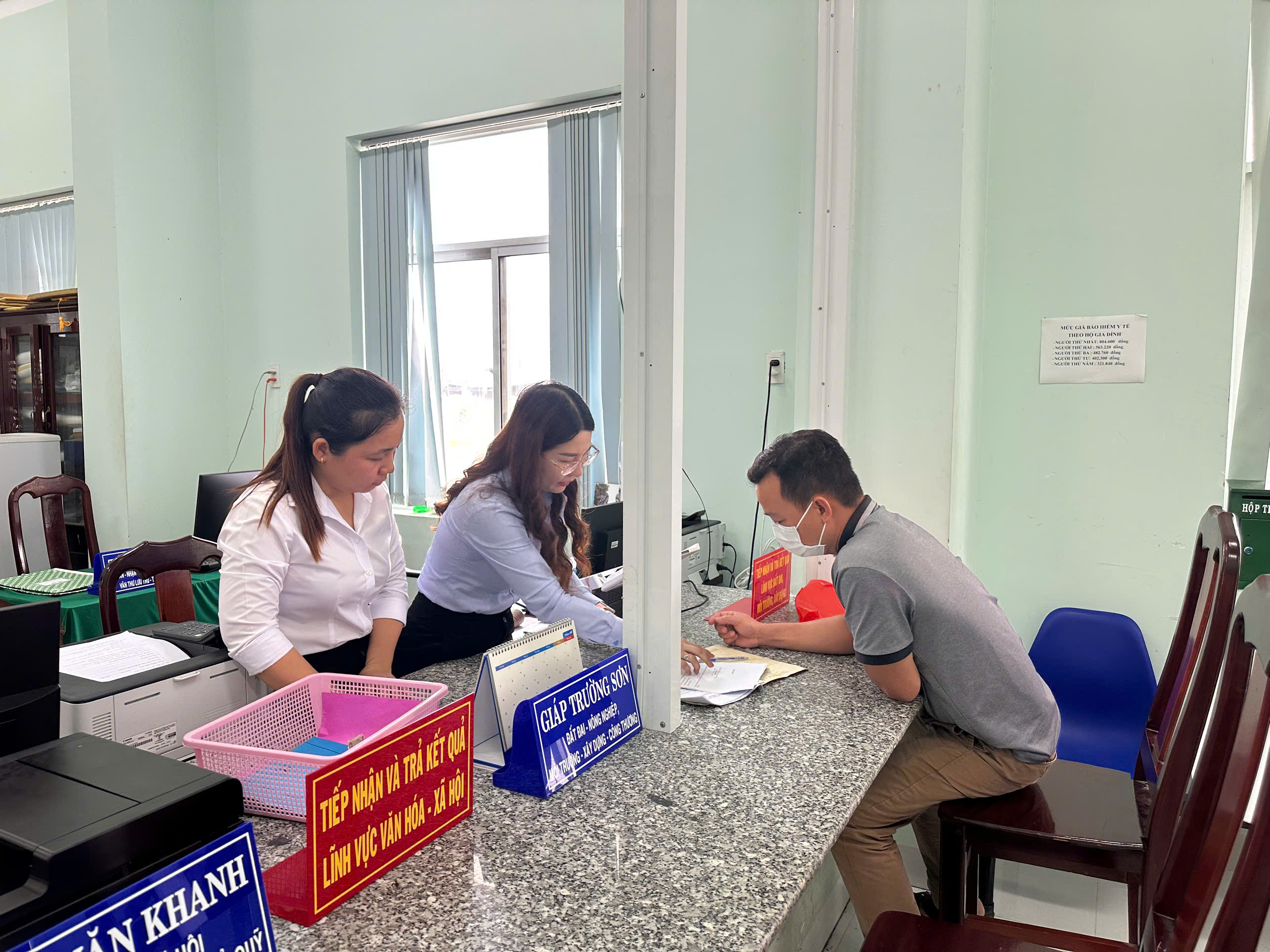 Trung tâm phục vụ hành chính công cấp xã ở xã Nhị Long chính thức đi vào vận hành hoạt động hiệu quả.