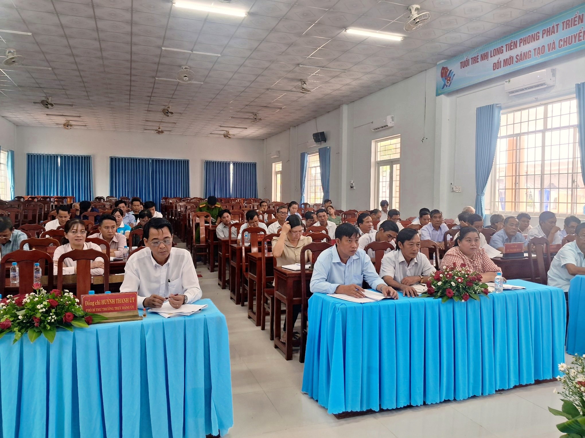 Chi bộ ấp Cầu Đúc tổ chức hội nghị chuyên đề sinh hoạt chi bộ mẫu