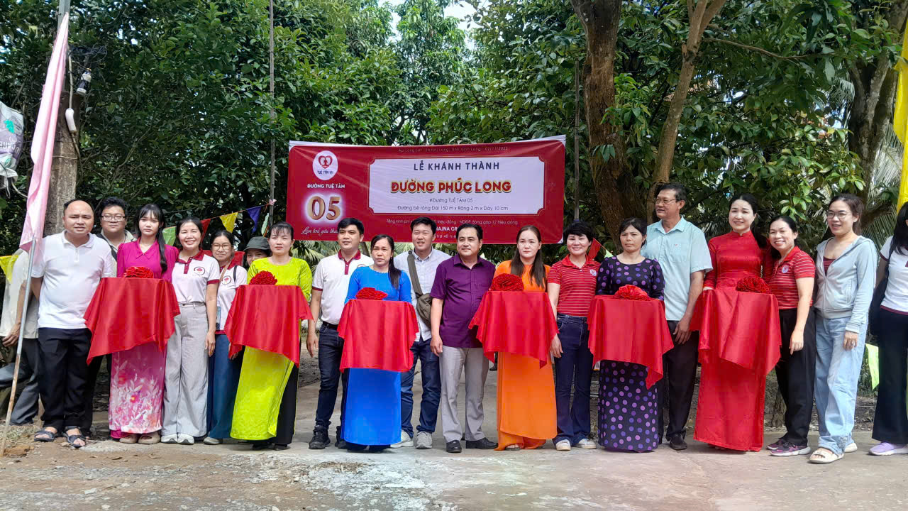 Nhị Long khánh thành cầu, đường đal giao thông nông thôn