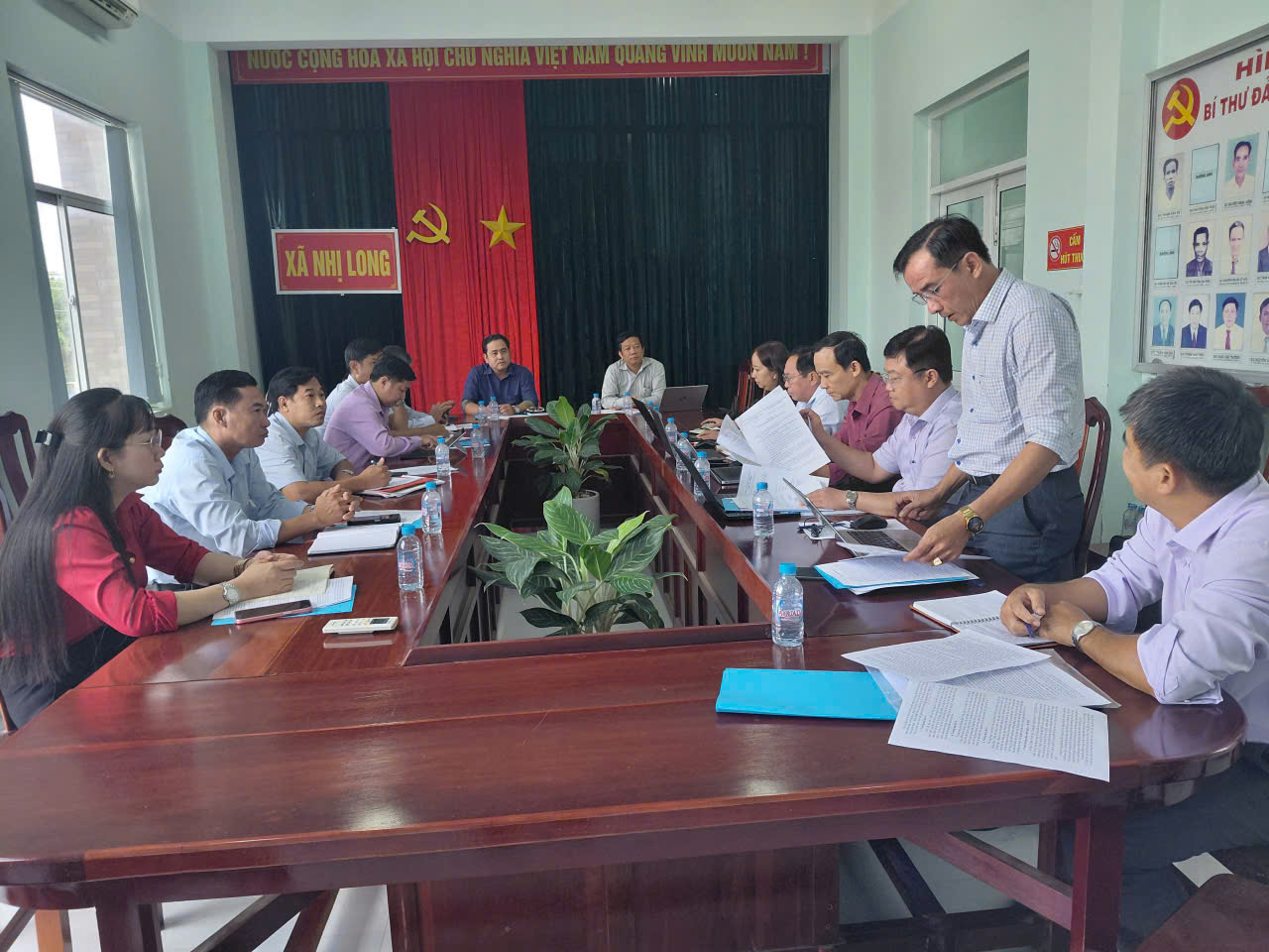 Đoàn công tác Sở Nông nghiệp và Môi trường tỉnh Vĩnh Long làm việc với xã Nhị Long